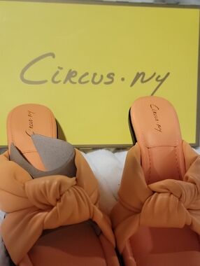 Circus by Sam Edelman Peach Knotted Slide Sandals